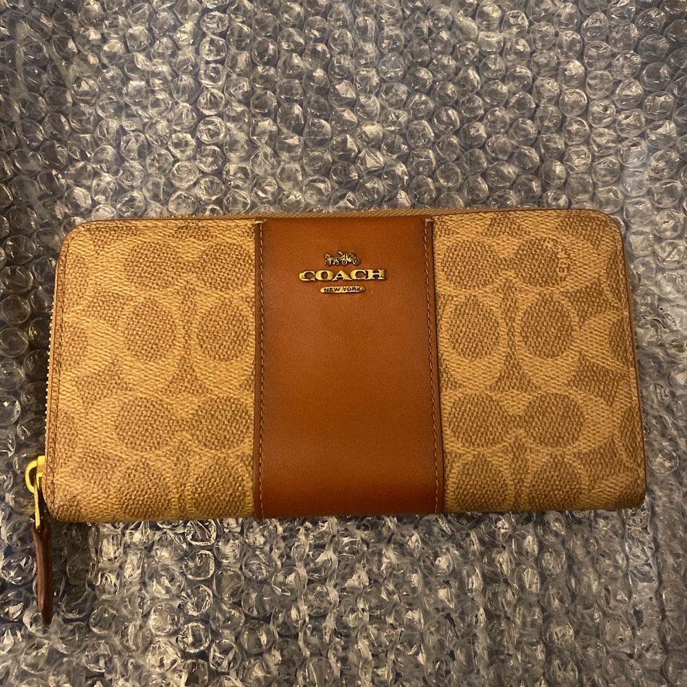 Coach tan and brown zippy wallet